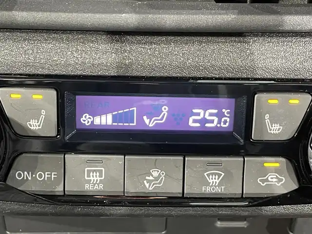 日産 オーラ G レザーエディション 愛知県 2023(令5)年 7.8万km ミッドナイトブラック/サンライズカッパー 純正9インチナビ/BOSEサウンド/プロパイロット/衝突軽減ブレーキ/アラウンドビューモニター/ビルトインETC2.0/シートヒーター/LEDヘッドライト/ドライブレコーダー/ワイヤレス充電/デジタルインナーミラー/ブラインドスポットモニター/ステアリングヒーター/フルセグTV/Bluetooth/コーナーセンサー/レーンキープアシスト/オートハイビーム/HDMI接続/Carplay/プッシュスタート/USB接続/スマートキー/純正フロアマット/純正アルミホイール/オートライト/本革シート/禁煙車/寒冷地仕様/ウィンカーミラー/電動格納ミラー/フォグランプ/ステアリングリモコン/電動パーキングブレーキ/オートブレーキホールド/オートエアコン