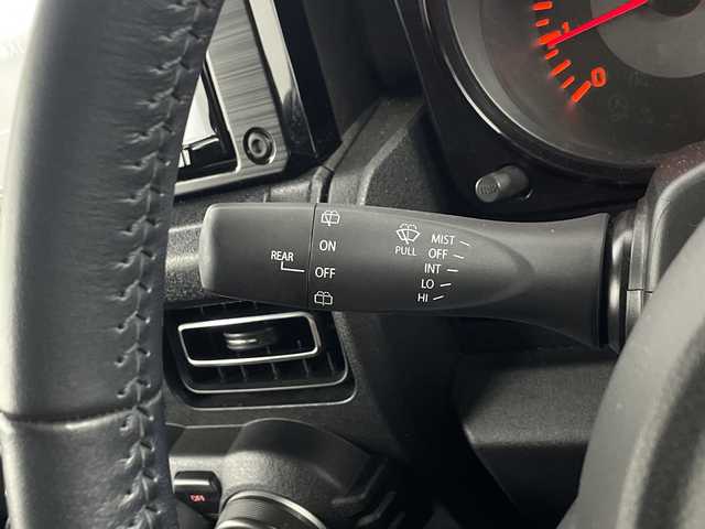 スズキ ジムニー XC 埼玉県 2022(令4)年 1.4万km シフォンアイボリーM 純正ナビ/フルセグテレビ/ビルトインETC/前後ドライブレコーダー/運転席・助手席シートヒーター/クルーズコントロール/衝突被害軽減ブレーキ/車線逸脱警報/ヒーテッドドアミラー/オートLEDライト/純正16インチアルミホイール