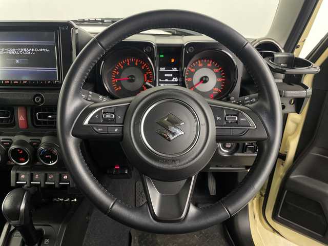 スズキ ジムニー XC 埼玉県 2022(令4)年 1.4万km シフォンアイボリーM 純正ナビ/フルセグテレビ/ビルトインETC/前後ドライブレコーダー/運転席・助手席シートヒーター/クルーズコントロール/衝突被害軽減ブレーキ/車線逸脱警報/ヒーテッドドアミラー/オートLEDライト/純正16インチアルミホイール