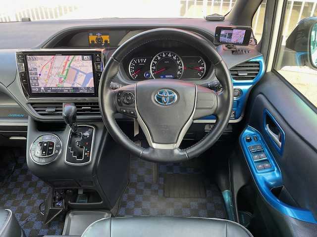 トヨタ ノア Si 神奈川県 2015(平27)年 9.4万km ホワイトパールクリスタルシャイン ワンオーナー/社外ALPINEメモリナビ【EXX10】/・DTV/DVD/CD/BT/・USB/SD/HDMI/バックカメラ/社外フリップダウンモニター/社外デジタルインナーミラー/社外レーダー/ビルトインETC /両側パワースライドドア/前後ドライブレコーダー/社外18インチAW【SHALLEN】/プッシュEgスタート/ストップ/スマートキー×2/オートライト/純正LEDヘッドライト/フォグランプ/ターンランプ付きオートリトラミラー/ドアバイザー/社外フロアマット/取扱説明書/ナビ取扱説明書/新車時保証書