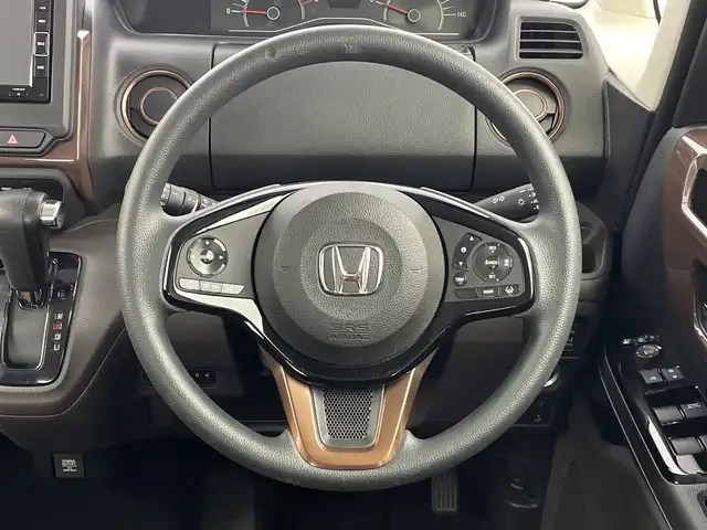 ホンダ Ｎ ＢＯＸ G･EX Hセンシング カッパーブラウンスタイル 新潟県 2019(令1)年 5.3万km パールⅡ ディーラー純正ナビ/　CD DVD BT フルセグTV/バックカメラ/両側パワースライドドア/衝突被害軽減装置/レーンキープアシスト/レーダークルーズコントロール/LEDヘッドライト/オートライト/ロールサンシェード/ISOFIX/ビルトインETC/横滑り防止装置/ステアリングスイッチ/プッシュスタート/スマートキー/充電ポート×２