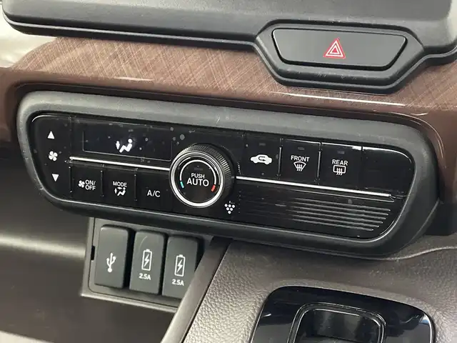 ホンダ Ｎ ＢＯＸ G･EX Hセンシング カッパーブラウンスタイル 新潟県 2019(令1)年 5.3万km パールⅡ ディーラー純正ナビ/　CD DVD BT フルセグTV/バックカメラ/両側パワースライドドア/衝突被害軽減装置/レーンキープアシスト/レーダークルーズコントロール/LEDヘッドライト/オートライト/ロールサンシェード/ISOFIX/ビルトインETC/横滑り防止装置/ステアリングスイッチ/プッシュスタート/スマートキー/充電ポート×２