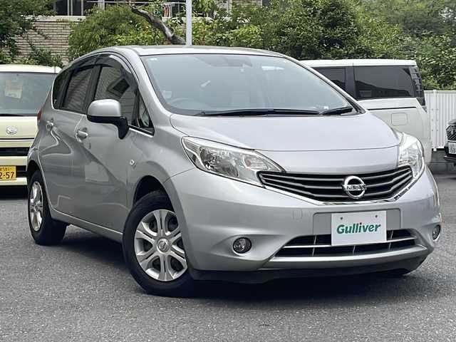日産 ノート X DIG－S エマージェンシーB 埼玉県 2014(平26)年 8.1万km ブリリアントシルバー 登録時80915km/純正SDナビ(MC314D-W)/　・フルセグTV/CD/DVD/BT/USB/SD/AUX/アランドビューモニター(ルームミラー内)/衝突軽減ブレーキ/レーンキープアシス/アイドリングストップ/横滑り防止/ECOモード/プッシュスタート/スマートキー×1/純正ドライブレコーダー前方/ETC/電格ミラー/ハロゲンヘッドライト/フォグランプ/レベライザー/フロアマット/純正ドアバイザー/取扱説明書/保証書/ナビ取扱説明書