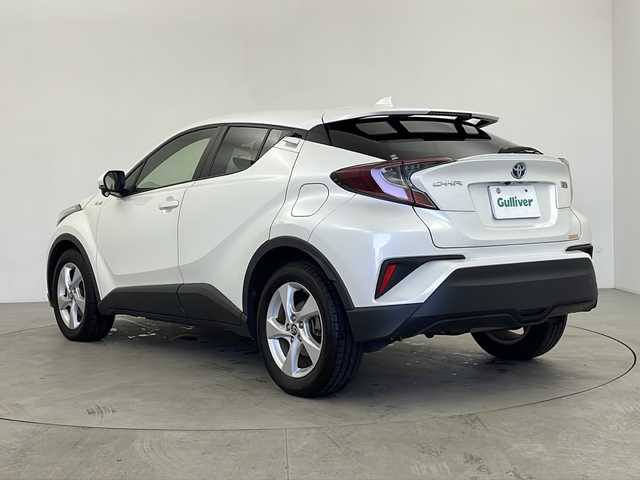 トヨタ Ｃ－ＨＲ S LEDパッケージ 鹿児島県 2019(令1)年 5.1万km ホワイトパールクリスタルシャイン 純正7インチナビ/（CD/DVD/BT/フルセグTV）/レーダークルーズコントロール/プリクラッシュセーフティ/レーンディパーチャーアシスト/電動パーキングブレーキ/オートホールド機能/オートライト/オートマチックハイビーム/バックカメラ/ビルトインETC/純正アルミホイール/純正ドアバイザー/スマートキー/プッシュスタート/取説、保証書