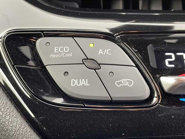 トヨタ Ｃ－ＨＲ S LEDパッケージ 鹿児島県 2019(令1)年 5.1万km ホワイトパールクリスタルシャイン 純正7インチナビ/（CD/DVD/BT/フルセグTV）/レーダークルーズコントロール/プリクラッシュセーフティ/レーンディパーチャーアシスト/電動パーキングブレーキ/オートホールド機能/オートライト/オートマチックハイビーム/バックカメラ/ビルトインETC/純正アルミホイール/純正ドアバイザー/スマートキー/プッシュスタート/取説、保証書