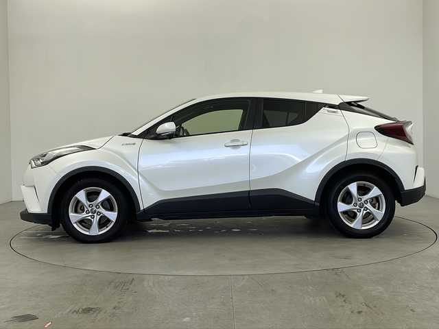 トヨタ Ｃ－ＨＲ S LEDパッケージ 鹿児島県 2019(令1)年 5.1万km ホワイトパールクリスタルシャイン 純正7インチナビ/（CD/DVD/BT/フルセグTV）/レーダークルーズコントロール/プリクラッシュセーフティ/レーンディパーチャーアシスト/電動パーキングブレーキ/オートホールド機能/オートライト/オートマチックハイビーム/バックカメラ/ビルトインETC/純正アルミホイール/純正ドアバイザー/スマートキー/プッシュスタート/取説、保証書