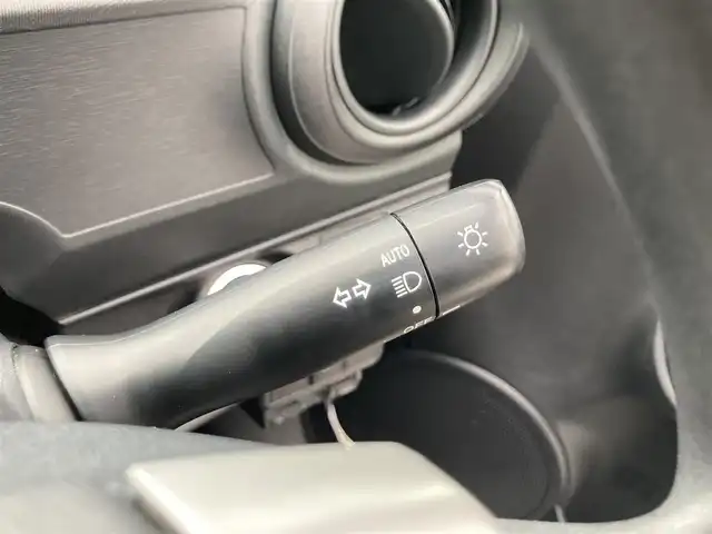 トヨタ アクア S 鳥取県 2013(平25)年 4.9万km グレーメタリック 純正オーディオ/CD/AUX/ETC/社外15インチアルミホイール/プッシュエンジンスタート/スマートキー/アイドリングストップ/ウィンカーミラー/電動格納ミラー/オートライト/ステアリングスイッチ/フロアマット・ドアバイザー/スタットレスアルミセット積込/（2024年製タイヤ溝８部山）