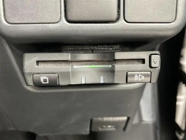 トヨタ アクア S 鳥取県 2013(平25)年 4.9万km グレーメタリック 純正オーディオ/CD/AUX/ETC/社外15インチアルミホイール/プッシュエンジンスタート/スマートキー/アイドリングストップ/ウィンカーミラー/電動格納ミラー/オートライト/ステアリングスイッチ/フロアマット・ドアバイザー/スタットレスアルミセット積込/（2024年製タイヤ溝８部山）