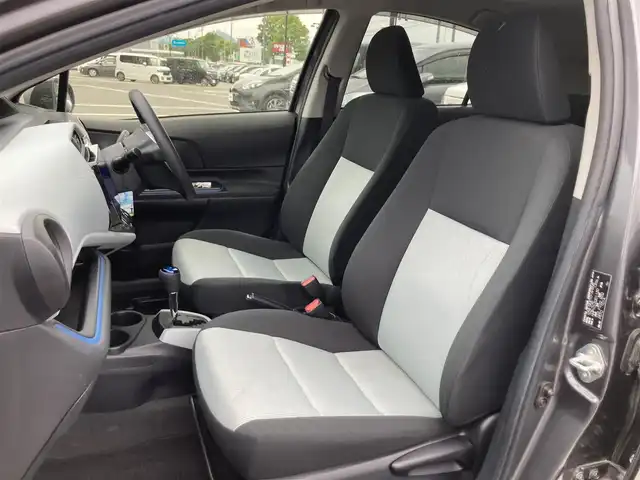 トヨタ アクア S 鳥取県 2013(平25)年 4.9万km グレーメタリック 社外ディスプレイオーディオ/ETC/社外15インチアルミホイール/プッシュエンジンスタート/スマートキー/アイドリングストップ/ウィンカーミラー/電動格納ミラー/オートライト/ステアリングスイッチ/フロアマット・ドアバイザー/スタットレスアルミセット積込/（2024年製タイヤ溝８部山）