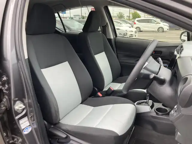 トヨタ アクア S 鳥取県 2013(平25)年 4.9万km グレーメタリック 社外ディスプレイオーディオ/ETC/社外15インチアルミホイール/プッシュエンジンスタート/スマートキー/アイドリングストップ/ウィンカーミラー/電動格納ミラー/オートライト/ステアリングスイッチ/フロアマット・ドアバイザー/スタットレスアルミセット積込/（2024年製タイヤ溝８部山）