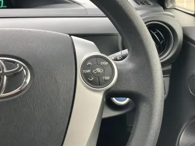 トヨタ アクア S 鳥取県 2013(平25)年 4.9万km グレーメタリック 社外ディスプレイオーディオ/ETC/社外15インチアルミホイール/プッシュエンジンスタート/スマートキー/アイドリングストップ/ウィンカーミラー/電動格納ミラー/オートライト/ステアリングスイッチ/フロアマット・ドアバイザー/スタットレスアルミセット積込/（2024年製タイヤ溝８部山）