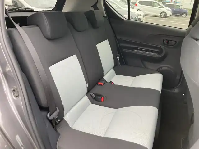 トヨタ アクア S 鳥取県 2013(平25)年 4.9万km グレーメタリック 社外ディスプレイオーディオ/ETC/社外15インチアルミホイール/プッシュエンジンスタート/スマートキー/アイドリングストップ/ウィンカーミラー/電動格納ミラー/オートライト/ステアリングスイッチ/フロアマット・ドアバイザー/スタットレスアルミセット積込/（2024年製タイヤ溝８部山）