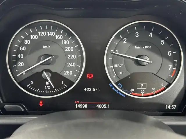 ＢＭＷ １１８ｉ セレブレーションEDマイスタイル 佐賀県 2016(平28)年 1.5万km アルピンホワイトⅢ 純正ナビ/（ＡＭ/ＦＭ/CD/DVD/Bluetooth/フルセグTV）/Rクリアランスソナー/バックカメラ/クルーズコントロール(追従あり)/ステアリングリモコン/横滑り防止装置/アイドリングストップ/オートエアコン/オールオートパワーウィンドウ/ETC/オートライト/スマートキー/スペアキー有/プッシュスタート/USB入力端子/純正フロアマット/純正17インチアルミホイール