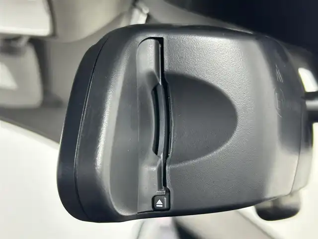 ＢＭＷ １１８ｉ セレブレーションEDマイスタイル 佐賀県 2016(平28)年 1.5万km アルピンホワイトⅢ 純正ナビ/（ＡＭ/ＦＭ/CD/DVD/Bluetooth/フルセグTV）/Rクリアランスソナー/バックカメラ/クルーズコントロール(追従あり)/ステアリングリモコン/横滑り防止装置/アイドリングストップ/オートエアコン/オールオートパワーウィンドウ/ETC/オートライト/スマートキー/スペアキー有/プッシュスタート/USB入力端子/純正フロアマット/純正17インチアルミホイール