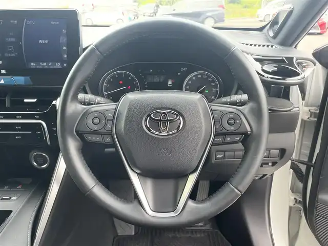 トヨタ ハリアー Z 愛媛県 2022(令4)年 3.8万km ホワイトパールクリスタルシャイン 純正12.3型ナビ　/AM/FM/BT/フルセグTV/全周囲カメラ　/JBLサウンド　/調光パノラマルーフ　/デジタルインナーミラー　/トヨタセーフティセンス　/レーダークルーズコントロール　/ブラインドスポットモニター/ＬＥＤヘッドライト　/電動リアゲート　/クリアランスソナー/電動パーキングブレーキ/電格ミラー/現状サマー(純正AW)(225/55/R19)