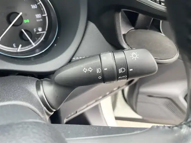 トヨタ ハリアー Z 愛媛県 2022(令4)年 3.8万km ホワイトパールクリスタルシャイン 純正12.3型ナビ　/AM/FM/BT/フルセグTV/全周囲カメラ　/JBLサウンド　/調光パノラマルーフ　/デジタルインナーミラー　/トヨタセーフティセンス　/レーダークルーズコントロール　/ブラインドスポットモニター/ＬＥＤヘッドライト　/電動リアゲート　/クリアランスソナー/電動パーキングブレーキ/電格ミラー/現状サマー(純正AW)(225/55/R19)