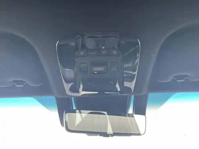トヨタ ハリアー Z 愛媛県 2022(令4)年 3.8万km ホワイトパールクリスタルシャイン 純正12.3型ナビ　/AM/FM/BT/フルセグTV/全周囲カメラ　/JBLサウンド　/調光パノラマルーフ　/デジタルインナーミラー　/トヨタセーフティセンス　/レーダークルーズコントロール　/ブラインドスポットモニター/ＬＥＤヘッドライト　/電動リアゲート　/クリアランスソナー/電動パーキングブレーキ/電格ミラー/現状サマー(純正AW)(225/55/R19)