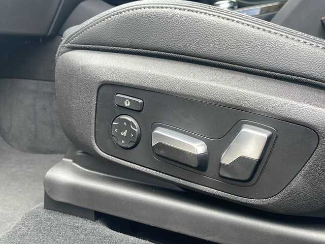 ＢＭＷ Ｘ３ xDrive20d Mスポーツ 山口県 2019(平31)年 4.5万km アルピンホワイトⅢ 黒革シート/純正メモリーナビ・地デジTV/全方位カメラ/ワイヤレス充電/カラーHUD/インテリジェントセーフティ/レーダークルーズコントロール/衝突軽減ブレーキ/LKA/BSM/コーナーセンサー/純正19インチアルミホイール/LEDライト/LEDフォグ/パワーバックドア/ルーフレール/前席パワーシート/全席シートヒーター/純正CD/DVD/MSV/USB/BT/ミラーリング/ビルトインETC/ヒルディセントコントール/プッシュスタート/スマートキー×2/R2/3/4/5/7年ディーラー整備記録/保証書・取説あり