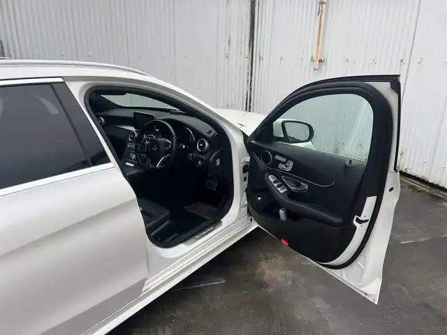 メルセデス・ベンツ Ｃ２２０ｄ ワゴン ローレウスエディション 広島県 2018(平30)年 6.3万km ダイヤモンドホワイト COMANDシステム/・8.4インチインチワイドディスプレイ/・COMANDコントローラー/・HDDナビ/・フルセグTV/・DVD/・USBインターフェース/・SDカードスロット/レーダーセーフティーパッケージ/・ディスタンスパイロットディストロニック/・ステアリングパイロット/・アクティブブレーキアシスト/・アクティブブレーキアシスト/・被害軽減ブレーキ付後方衝突警告システム/・アクティブブラインドスポットアシスト/・アクティブレーンキーピングアシスト/アクティブパーキングアシスト/シルバールーフレール/パノラミックスライディングルーフ/パワーバックドア/フロントパワーシート/・フロントシートヒーター