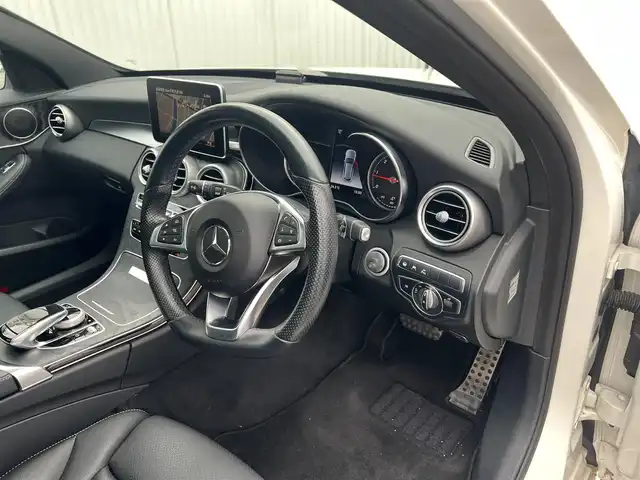 メルセデス・ベンツ Ｃ２２０ｄ ワゴン ローレウスエディション 広島県 2018(平30)年 6.3万km ダイヤモンドホワイト COMANDシステム/・8.4インチインチワイドディスプレイ/・COMANDコントローラー/・HDDナビ/・フルセグTV/・DVD/・USBインターフェース/・SDカードスロット/レーダーセーフティーパッケージ/・ディスタンスパイロットディストロニック/・ステアリングパイロット/・アクティブブレーキアシスト/・アクティブブレーキアシスト/・被害軽減ブレーキ付後方衝突警告システム/・アクティブブラインドスポットアシスト/・アクティブレーンキーピングアシスト/アクティブパーキングアシスト/シルバールーフレール/パノラミックスライディングルーフ/パワーバックドア/フロントパワーシート/・フロントシートヒーター