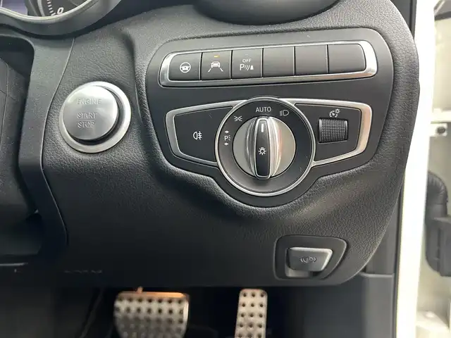 メルセデス・ベンツ Ｃ２２０ｄ ワゴン ローレウスエディション 広島県 2018(平30)年 6.3万km ダイヤモンドホワイト COMANDシステム/・8.4インチインチワイドディスプレイ/・COMANDコントローラー/・HDDナビ/・フルセグTV/・DVD/・USBインターフェース/・SDカードスロット/レーダーセーフティーパッケージ/・ディスタンスパイロットディストロニック/・ステアリングパイロット/・アクティブブレーキアシスト/・アクティブブレーキアシスト/・被害軽減ブレーキ付後方衝突警告システム/・アクティブブラインドスポットアシスト/・アクティブレーンキーピングアシスト/アクティブパーキングアシスト/シルバールーフレール/パノラミックスライディングルーフ/パワーバックドア/フロントパワーシート/・フロントシートヒーター