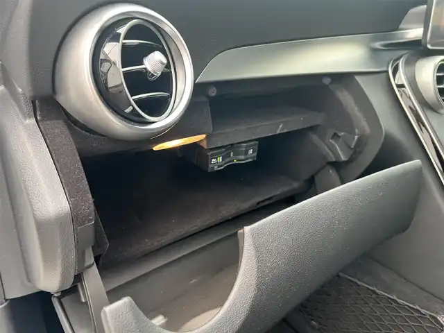 メルセデス・ベンツ Ｃ２２０ｄ ワゴン ローレウスエディション 広島県 2018(平30)年 6.3万km ダイヤモンドホワイト COMANDシステム/・8.4インチインチワイドディスプレイ/・COMANDコントローラー/・HDDナビ/・フルセグTV/・DVD/・USBインターフェース/・SDカードスロット/レーダーセーフティーパッケージ/・ディスタンスパイロットディストロニック/・ステアリングパイロット/・アクティブブレーキアシスト/・アクティブブレーキアシスト/・被害軽減ブレーキ付後方衝突警告システム/・アクティブブラインドスポットアシスト/・アクティブレーンキーピングアシスト/アクティブパーキングアシスト/シルバールーフレール/パノラミックスライディングルーフ/パワーバックドア/フロントパワーシート/・フロントシートヒーター