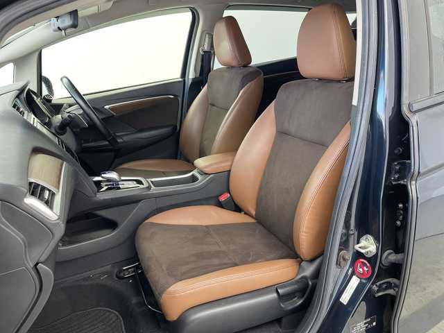 ホンダ シャトル ハイブリッド Z スタイルエディション 岐阜県 2016(平28)年 5.6万km ミッドナイトブルービームM 純正メモリナビ【VXM-165VFi】/・フルセグ/BT/CD/DVD/バックカメラ/ビルトインETC/ハーフレザーシート/・シートヒーター/革巻きステアリング/・ステアリングスイッチ/・パドルシフト/・クルーズコントロール/衝突軽減ブレーキ/ドライブレコーダー/純正フロアマット/純正ドアバイザー/ルーフレール/LEDヘッドライト/・フォグランプ