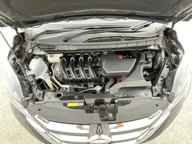 日産 セレナ ハイウェイスター 千葉県 2017(平29)年 3.4万km ダイヤモンドブラック 禁煙車/純正9インチメモリナビ　/　CD/DVD/BT/フルセグTV/純正フリップダウンモニター/両側パワースライドドア/アラウンドビューモニター/エマージェンシーブレーキ/レーンキープアシスト/プロパイロット/コーナーセンサー/デジタルインナーミラー/電子パーキング/オートホールド/ETC/LEDヘッドライト/フォグライト/純正16インチアルミホイール