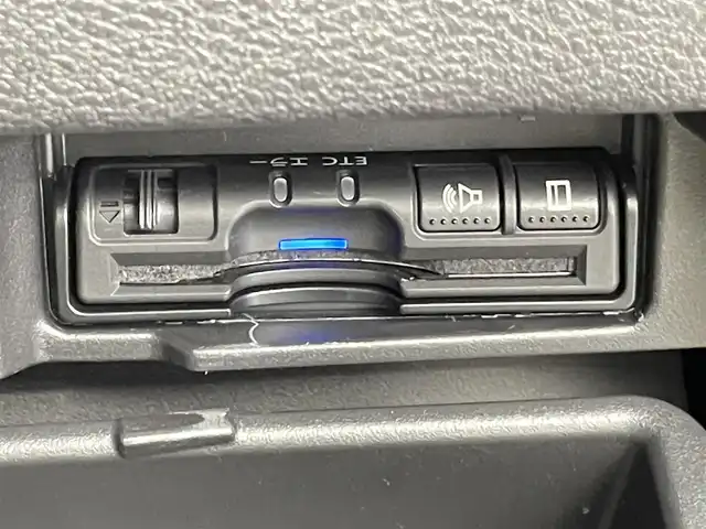 日産 セレナ ハイウェイスター 千葉県 2017(平29)年 3.4万km ダイヤモンドブラック 禁煙車/純正9インチメモリナビ　/　CD/DVD/BT/フルセグTV/純正フリップダウンモニター/両側パワースライドドア/アラウンドビューモニター/エマージェンシーブレーキ/レーンキープアシスト/プロパイロット/コーナーセンサー/デジタルインナーミラー/電子パーキング/オートホールド/ETC/LEDヘッドライト/フォグライト/純正16インチアルミホイール