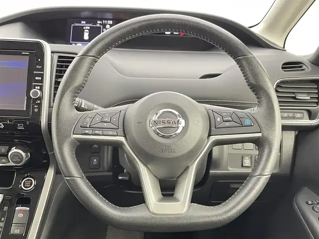 日産 セレナ ハイウェイスター 千葉県 2017(平29)年 3.4万km ダイヤモンドブラック 禁煙車/純正9インチメモリナビ　/　CD/DVD/BT/フルセグTV/純正フリップダウンモニター/両側パワースライドドア/アラウンドビューモニター/エマージェンシーブレーキ/レーンキープアシスト/プロパイロット/コーナーセンサー/デジタルインナーミラー/電子パーキング/オートホールド/ETC/LEDヘッドライト/フォグライト/純正16インチアルミホイール