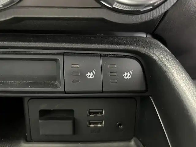 マツダ ロードスター S スペシャルパッケージ 鹿児島県 2018(平30)年 3.7万km ソウルレッドクリスタルM 禁煙車/純正ナビ(CD/DVD/フルセグTV/Bluetooth)/パドルシフト　/シートヒーター　/BOSEサウンドシステム　/コーナーセンサー/ブラインドスポットモニタリング　/車線逸脱警報/LEDヘッドライト/オートライト　/ＥＴＣ/純正フロアマット/スマートキー/プッシュスタート