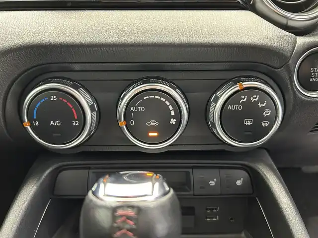 マツダ ロードスター S スペシャルパッケージ 鹿児島県 2018(平30)年 3.7万km ソウルレッドクリスタルM 禁煙車/純正ナビ(CD/DVD/フルセグTV/Bluetooth)/パドルシフト　/シートヒーター　/BOSEサウンドシステム　/コーナーセンサー/ブラインドスポットモニタリング　/車線逸脱警報/LEDヘッドライト/オートライト　/ＥＴＣ/純正フロアマット/スマートキー/プッシュスタート