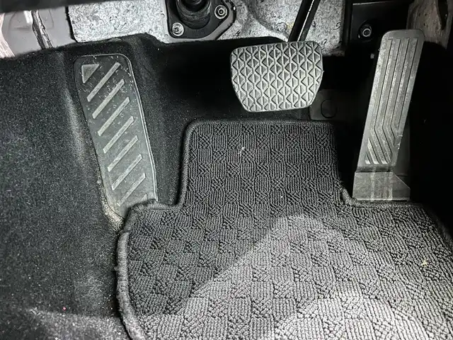 マツダ ロードスター S スペシャルパッケージ 鹿児島県 2018(平30)年 3.7万km ソウルレッドクリスタルM 禁煙車/純正ナビ(CD/DVD/フルセグTV/Bluetooth)/パドルシフト　/シートヒーター　/BOSEサウンドシステム　/コーナーセンサー/ブラインドスポットモニタリング　/車線逸脱警報/LEDヘッドライト/オートライト　/ＥＴＣ/純正フロアマット/スマートキー/プッシュスタート