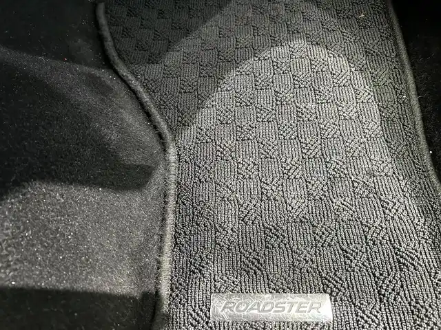 マツダ ロードスター S スペシャルパッケージ 鹿児島県 2018(平30)年 3.7万km ソウルレッドクリスタルM 禁煙車/純正ナビ(CD/DVD/フルセグTV/Bluetooth)/パドルシフト　/シートヒーター　/BOSEサウンドシステム　/コーナーセンサー/ブラインドスポットモニタリング　/車線逸脱警報/LEDヘッドライト/オートライト　/ＥＴＣ/純正フロアマット/スマートキー/プッシュスタート