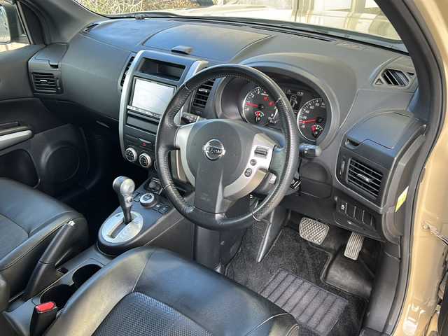 日産 エクストレイル 20Xtt 静岡県 2012(平24)年 10.1万km ダイヤモンドブラック 社外ナビ/・CD/DVD/SD/Bluetooth/ipod/USB/・ラジオ/フルセグTV/主要装備/・クルーズコントロール　/・シートヒーター　/・ＥＴＣ　/・オートライト　/・ダウンヒルアシストコントロール　/・フォグランプ　/・レーザーシート　/・横滑り防止装置　/・純正アルミホイール　/・パワーステアリング　/・パワーウィンドウ/・プッシュスタート/・スマートキー