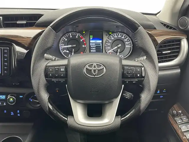 トヨタ ハイラックス Z 愛知県 2021(令3)年 1.1万km スーパーホワイトⅡ 純正ナビ　バックカメラ　ＡＥＲＯＫＬＡＳキャノピー　ＪＢＬスピーカー　ＥＴＣ　純正ドラレコ　ＢＡＴＴＬＥＺリフトアップサス　ＧＲサイドステップ　純正オーバーフェンダー　ＴＲＤフィルム　衝突軽減　純正パーツ純正AW積込　保証書　ワンオナ　禁煙車　ブロックタイヤ　コーナーセンサー　ヘッドライトウォッシャー　コーナーセンサー　社外シフトノブ　社外ステアリング