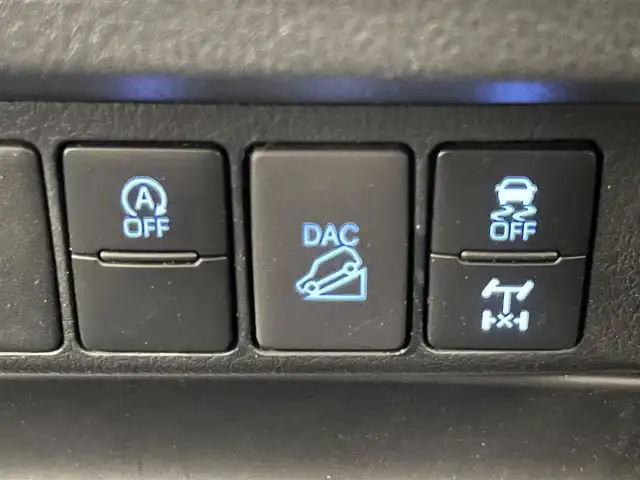 トヨタ ハイラックス Z 愛知県 2021(令3)年 1.1万km スーパーホワイトⅡ 純正ナビ　バックカメラ　ＡＥＲＯＫＬＡＳキャノピー　ＪＢＬスピーカー　ＥＴＣ　純正ドラレコ　ＢＡＴＴＬＥＺリフトアップサス　ＧＲサイドステップ　純正オーバーフェンダー　ＴＲＤフィルム　衝突軽減　純正パーツ純正AW積込　保証書　ワンオナ　禁煙車　ブロックタイヤ　コーナーセンサー　ヘッドライトウォッシャー　コーナーセンサー　社外シフトノブ　社外ステアリング