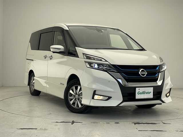日産 セレナ e－パワー ハイウェイスター V 沖縄県 2019(令1)年 11.1万km ブリリアントホワイトパール 純正９インチナビ(MM518D-L)/（フルセグＴＶ　ＤＶＤ　Ｂｌｕｅｔｏｏｔｈ）/アラウンドビューモニター/ビルトインＥＴＣ/ドライブレコーダー/フリップダウンモニター/プロパイロット/クルーズコントロール/ステアリングスイッチ/レザーシート/デジタルインナーミラー/両側パワースライドドア/クリアランスソナー/サンシェード/スマートキー/プッシュスタート/LEDヘッドライト/オートライト/純正フロアマット/純正15インチアルミホイール/保証書/取扱説明書