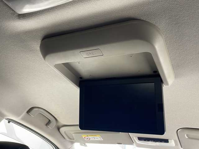 日産 セレナ e－パワー ハイウェイスター V 沖縄県 2019(令1)年 11.1万km ブリリアントホワイトパール 純正９インチナビ(MM518D-L)/（フルセグＴＶ　ＤＶＤ　Ｂｌｕｅｔｏｏｔｈ）/アラウンドビューモニター/ビルトインＥＴＣ/ドライブレコーダー/フリップダウンモニター/プロパイロット/クルーズコントロール/ステアリングスイッチ/レザーシート/デジタルインナーミラー/両側パワースライドドア/クリアランスソナー/サンシェード/スマートキー/プッシュスタート/LEDヘッドライト/オートライト/純正フロアマット/純正15インチアルミホイール/保証書/取扱説明書