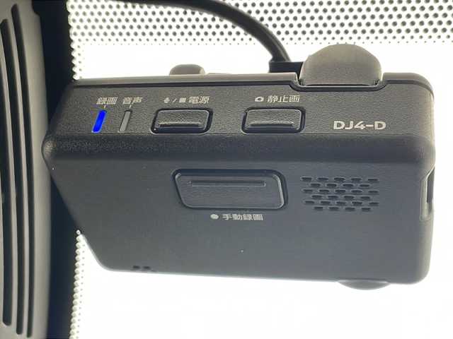 日産 セレナ e－パワー ハイウェイスター V 沖縄県 2019(令1)年 11.1万km ブリリアントホワイトパール 純正９インチナビ(MM518D-L)/（フルセグＴＶ　ＤＶＤ　Ｂｌｕｅｔｏｏｔｈ）/アラウンドビューモニター/ビルトインＥＴＣ/ドライブレコーダー/フリップダウンモニター/プロパイロット/クルーズコントロール/ステアリングスイッチ/レザーシート/デジタルインナーミラー/両側パワースライドドア/クリアランスソナー/サンシェード/スマートキー/プッシュスタート/LEDヘッドライト/オートライト/純正フロアマット/純正15インチアルミホイール/保証書/取扱説明書