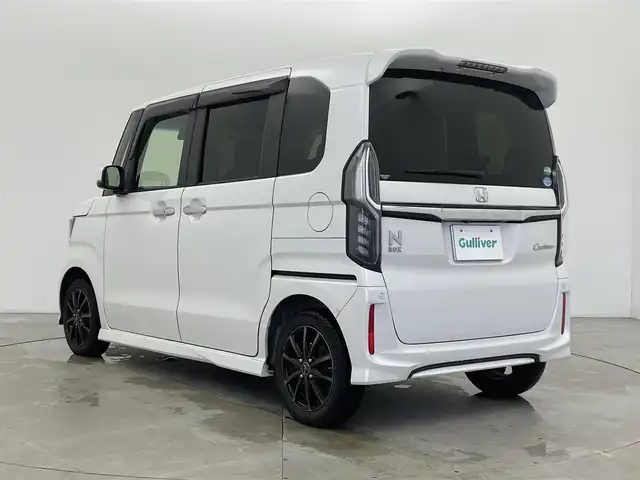 ホンダ Ｎ ＢＯＸ カスタム G L ターボ ホンダセンシング 富山県 2018(平30)年 7.1万km プラチナホワイトパール ターボ/純正ナビ/（AM/FM/BT/TV/Apple Car Play)/フルセグテレビ/バックカメラ/純正フロントドライブレコーダー/レーンキープアシスト/衝突被害軽減システム/カーテンエアバック/レーダークルーズコントロール/オートライト/ウィンカーミラー/ドアバイザー/プッシュスタート/ハーフレザーシート/ベンチシート/両側パワースライドドア/スマートキー×2/ETC