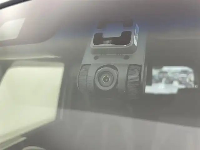 ホンダ Ｎ ＢＯＸ カスタム G L ターボ ホンダセンシング 富山県 2018(平30)年 7.1万km プラチナホワイトパール ターボ/純正ナビ/（AM/FM/BT/TV/Apple Car Play)/フルセグテレビ/バックカメラ/純正フロントドライブレコーダー/レーンキープアシスト/衝突被害軽減システム/カーテンエアバック/レーダークルーズコントロール/オートライト/ウィンカーミラー/ドアバイザー/プッシュスタート/ハーフレザーシート/ベンチシート/両側パワースライドドア/スマートキー×2/ETC