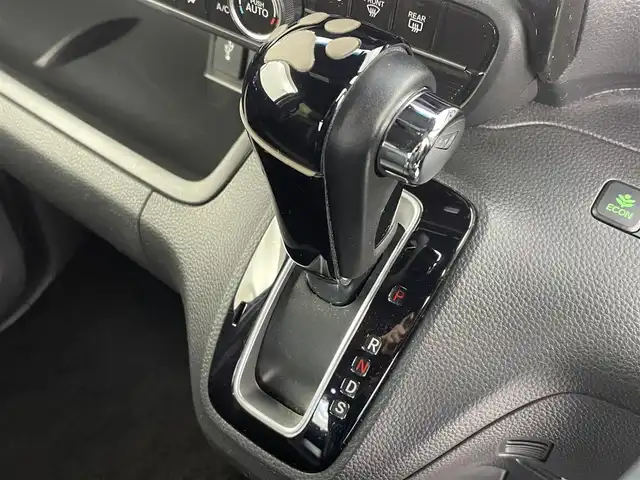 ホンダ Ｎ ＢＯＸ カスタム G L ターボ ホンダセンシング 富山県 2018(平30)年 7.1万km プラチナホワイトパール ターボ/純正ナビ/（AM/FM/BT/TV/Apple Car Play)/フルセグテレビ/バックカメラ/純正フロントドライブレコーダー/レーンキープアシスト/衝突被害軽減システム/カーテンエアバック/レーダークルーズコントロール/オートライト/ウィンカーミラー/ドアバイザー/プッシュスタート/ハーフレザーシート/ベンチシート/両側パワースライドドア/スマートキー×2/ETC