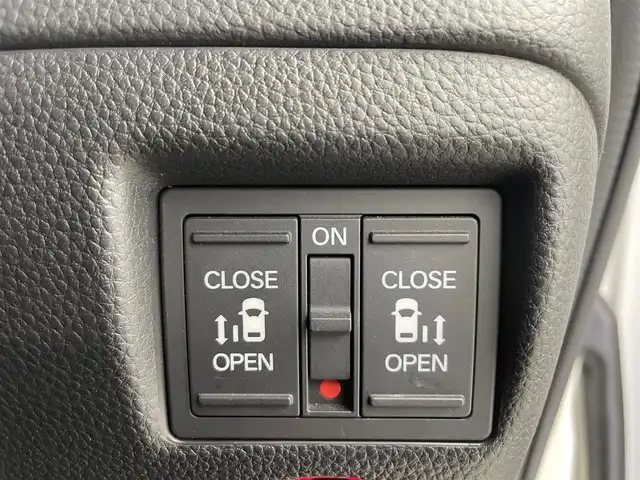 ホンダ Ｎ ＢＯＸ カスタム G L ターボ ホンダセンシング 富山県 2018(平30)年 7.1万km プラチナホワイトパール ターボ/純正ナビ/（AM/FM/BT/TV/Apple Car Play)/フルセグテレビ/バックカメラ/純正フロントドライブレコーダー/レーンキープアシスト/衝突被害軽減システム/カーテンエアバック/レーダークルーズコントロール/オートライト/ウィンカーミラー/ドアバイザー/プッシュスタート/ハーフレザーシート/ベンチシート/両側パワースライドドア/スマートキー×2/ETC