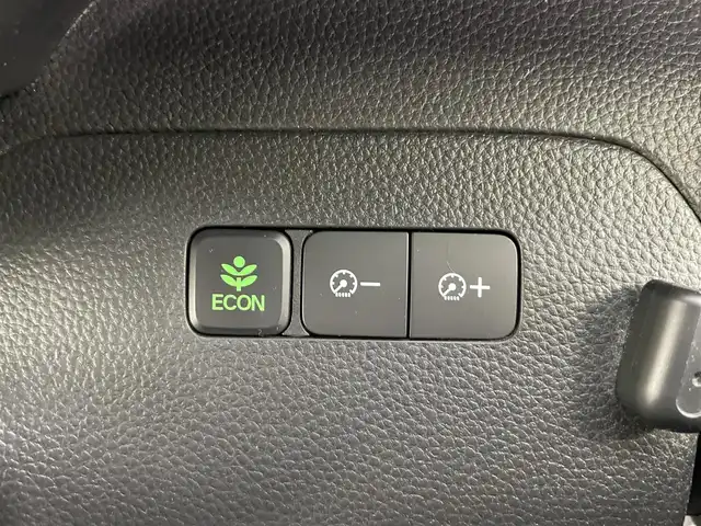 ホンダ Ｎ ＢＯＸ カスタム G L ターボ ホンダセンシング 富山県 2018(平30)年 7.1万km プラチナホワイトパール ターボ/純正ナビ/（AM/FM/BT/TV/Apple Car Play)/フルセグテレビ/バックカメラ/純正フロントドライブレコーダー/レーンキープアシスト/衝突被害軽減システム/カーテンエアバック/レーダークルーズコントロール/オートライト/ウィンカーミラー/ドアバイザー/プッシュスタート/ハーフレザーシート/ベンチシート/両側パワースライドドア/スマートキー×2/ETC