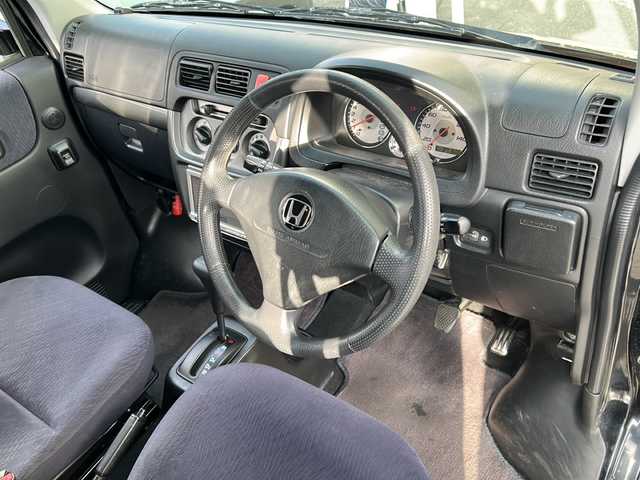 ホンダ バモス L ローダウン 静岡県 2011(平23)年 7.2万km ナイトホークブラックパール 純正メモリナビ/・CD/・DVD/・ワンセグＴＶ/・USB/・AM/・FM/主要装備/・両側パワスラ/・ETC/・純正フロアマット/・純正アルミホイール/・スペアキー1本