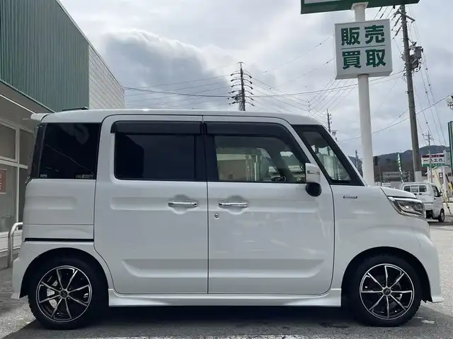 スズキ スペーシア カスタム HYBRID XS ターボ 岐阜県 2023(令5)年 2.1万km ピュアホワイトP /ワンオーナー//純正SDナビ/（AM.FM.フルセグTV.Bluetooth）//積み込み純正サマータイヤ4本//シートヒーター//バックカメラ//アイドリングストップ//プッシュスタート//両側パワースライドドア//フォグランプ//ETC