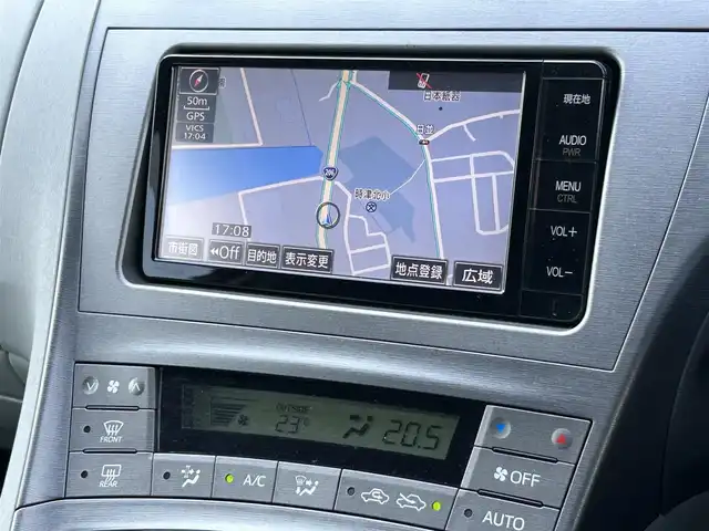 トヨタ プリウス S 長崎県 2014(平26)年 9.6万km ホワイトパールクリスタルシャイン (株)IDOMが運営する【じしゃロン長崎店】の自社ローン専用車両になりますこちらは現金またはオートローンご利用時の価格です。自社ローンご希望の方は別途その旨お申付け下さい/ナビ　/バックカメラ　/ＨＩＤヘッドライト　/オートライト　/フォグランプ　/プッシュスタート　/スマートキー　/ＥＴＣ　/電動格納ミラー　/フルセグテレビ　/Ｂｌｕｅｔｏｏｔｈ