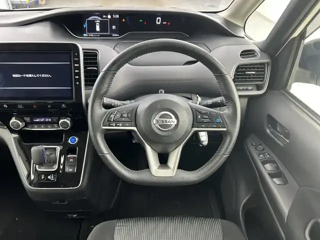 日産 セレナ e－パワー ハイウェイスター V 愛知県 2020(令2)年 4万km ブリリアントホワイトパール プロパイロット/セーフティパッケージB/＝＝＝＝＝＝＝＝＝＝＝＝＝＝＝/純正10インチナビ(AM/FM/Bluetooth/フルセグTV//CD/DVD/Blu-ray/AppleCarPlay/AndroidAuto)/アラウンドビューモニター/純正11インチフリップダウンモニター/両側パワースライドドア(ハンズフリー機能付)/LEDヘッドランプ/インテリジェントオートライトシステム/ハイビームアシスト/純正前方ドライブレコーダー/ビルトインETC/電動パーキングブレーキ/オートブレーキホールド/プッシュスタート/スマートキー