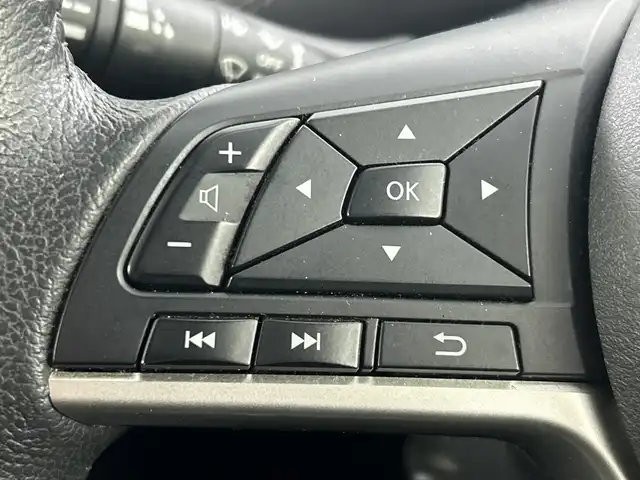 日産 セレナ e－パワー ハイウェイスター V 愛知県 2020(令2)年 4万km ブリリアントホワイトパール プロパイロット/セーフティパッケージB/＝＝＝＝＝＝＝＝＝＝＝＝＝＝＝/純正10インチナビ(AM/FM/Bluetooth/フルセグTV//CD/DVD/Blu-ray/AppleCarPlay/AndroidAuto)/アラウンドビューモニター/純正11インチフリップダウンモニター/両側パワースライドドア(ハンズフリー機能付)/LEDヘッドランプ/インテリジェントオートライトシステム/ハイビームアシスト/純正前方ドライブレコーダー/ビルトインETC/電動パーキングブレーキ/オートブレーキホールド/プッシュスタート/スマートキー